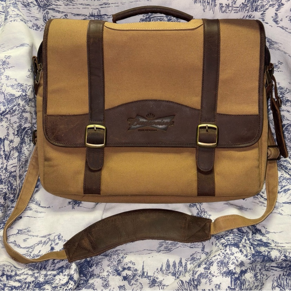 CANYON  OUTBACK Budweiser COMPUTER BRIEFCASE EEUC